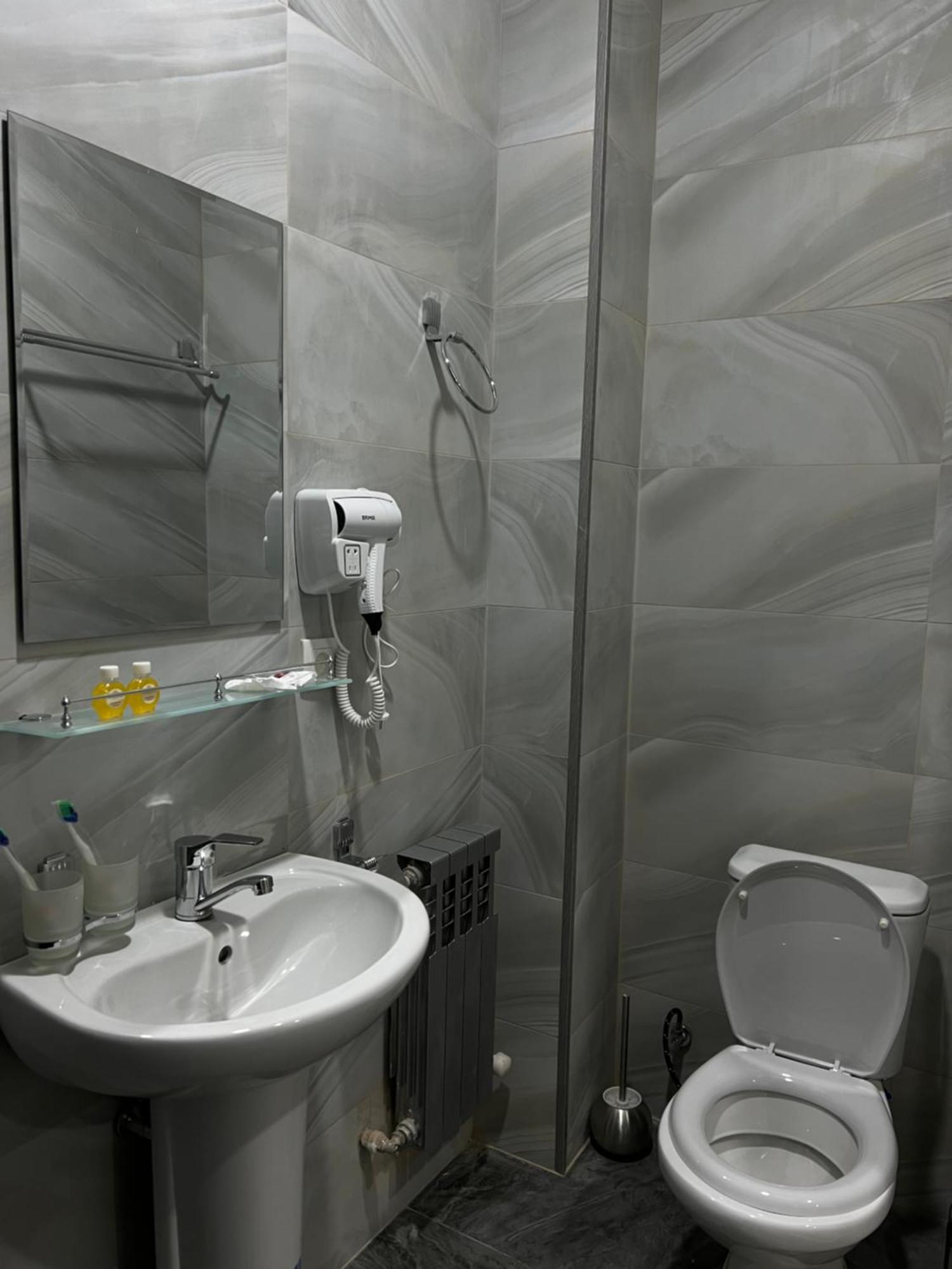 Art Tashkent Hotel Zewnętrze zdjęcie